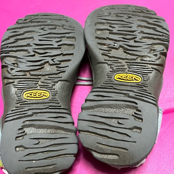 Keen Vibrant Multi-Color Sandals with Protective Toe - Picture 3 of 3